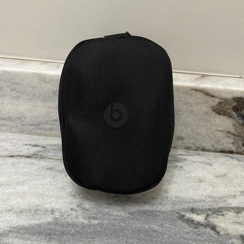 Beats by Dre Black Carrying Case